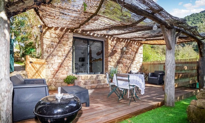 Coti-Chiavari House | Quaint Vacation Nest in Scenic Corsican Village with Spa