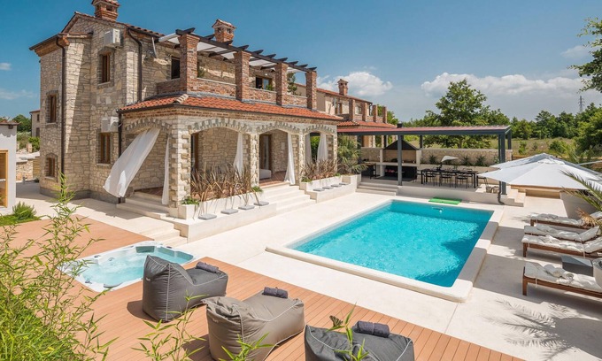 Cabrunici House | Enchanting Stone House with Private Pool & Spa Retreat
