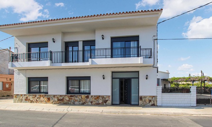 Deltebre House | Inviting Cottage with Pool and Pet-Friendly Amenities