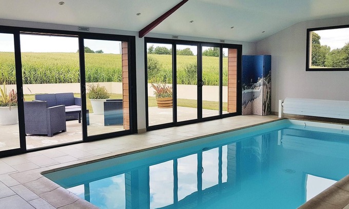 Elliant House | Bright Vacation Home with Lake View and Private Pool