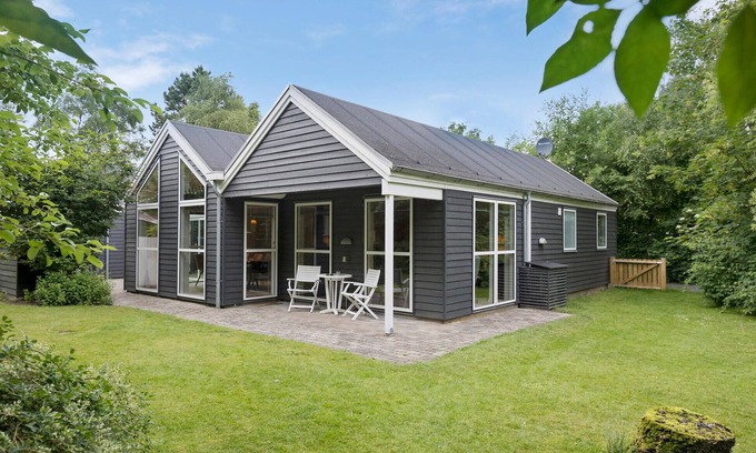 Farso House | Relaxing Getaway by the Limfjord with Inviting Sauna