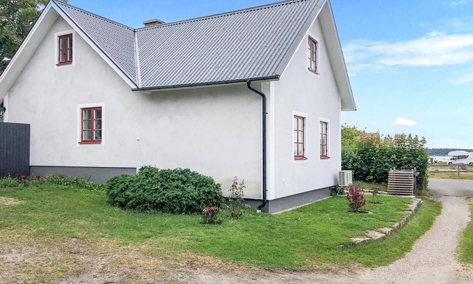 Tosteberga House | Cozy Cottage by the Sea with Pet-Friendly Amenities
