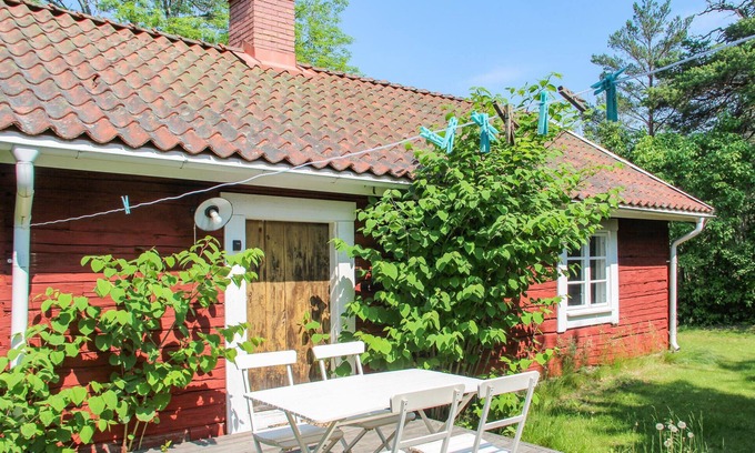Gamleby House | Cozy 1 Bedroom Retreat with Ocean View in Gamleby