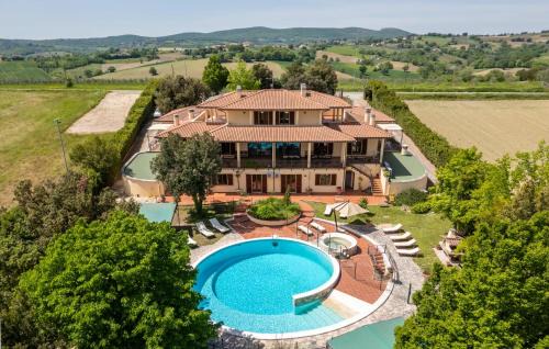 Gualdo Cattaneo House | Amazing Home In Gualdo Cattaneo Pg