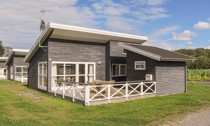 Gudhjem House | Cozy 2 Bedroom Retreat with Oceanfront Views in Gudhjem