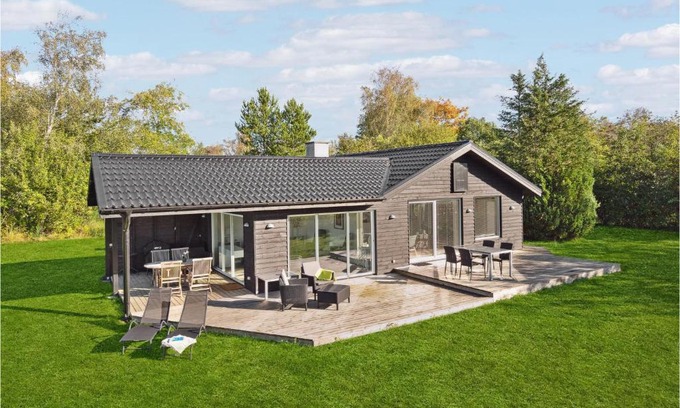 Hojslev House | Delightful Højslev Home with Kitchen for Family Getaways