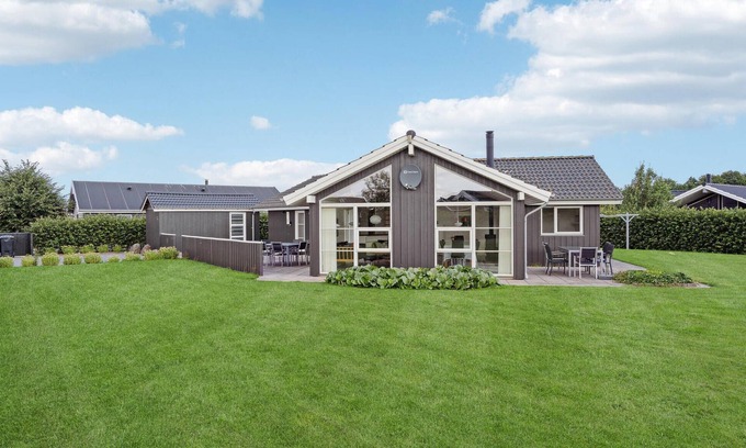 Flovt Strand House | Bright Family Vacation Home with Oceanfront Views