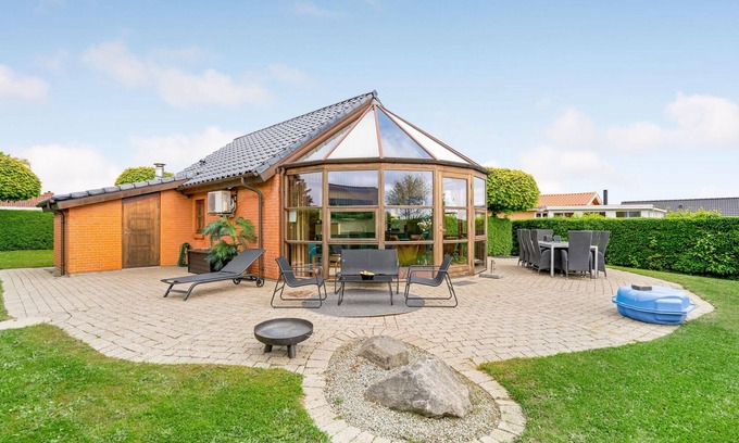 Hejlsminde Strand House | Exceptional 2 Bedroom Accommodation with Ocean Views in Hejls