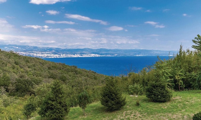 Opatija House | Stunning 5-Bedroom Escape in Icici with Ocean Views
