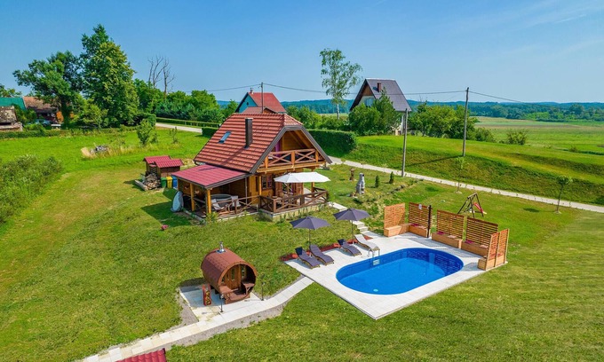 Karlovac House | Perfect Getaway for Anglers at River Kupa Cottage