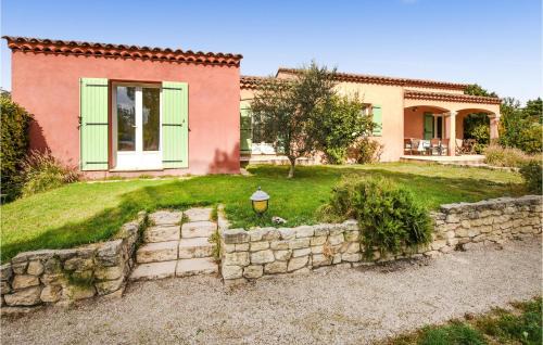 Mazan House | Inviting Home in Mazan with Kitchen and Family-Friendly Perks