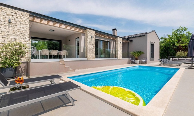Nedescina House | Discover Villa Anthea Paola with Pool & Spa in Istria