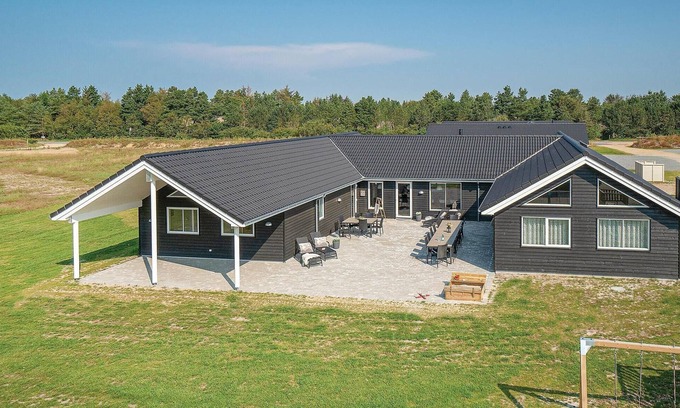 Houstrup House | Spacious 8-Bedroom Retreat in Nørre Nebel with Pool