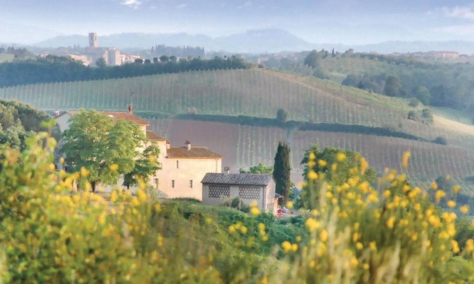 Poggiarello House | Beautiful 1 Bedroom Stay in Poggibonsi with Spa & Dining