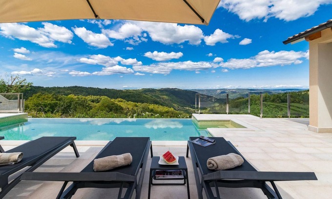 Kircija House | Perfect 3 Bedroom Retreat in Pazin with Private Pool