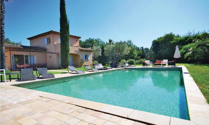 Ramatuelle House | Pet-Friendly Haven in Ramatuelle with WiFi and Pool