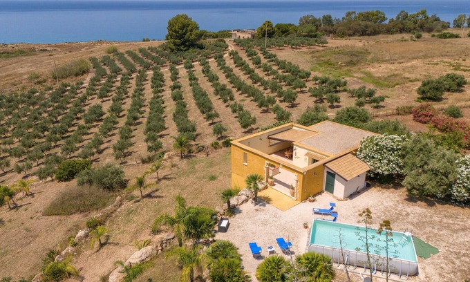 Ribera House | Pet-Friendly 2 Bedroom Getaway with Oceanfront Bliss