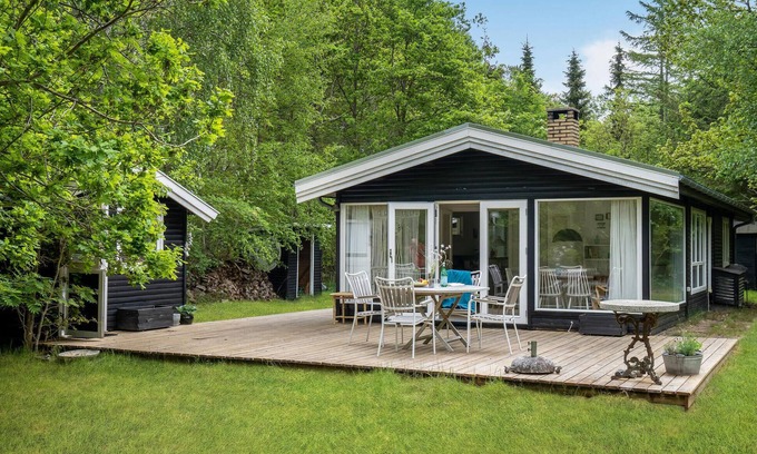 Rrvig House | Relaxing Cottage Retreat with Ocean Views and Spa Access