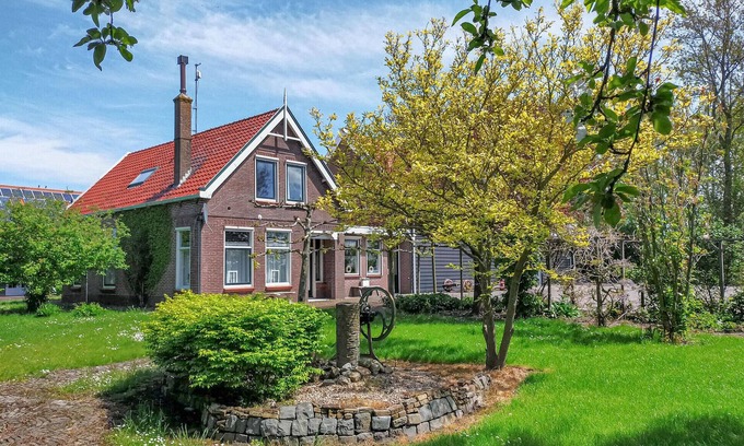Scharendijke House | Unforgettable Getaway in a Pet-Friendly Oceanfront Home