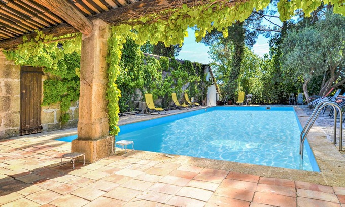 Sernhac House | Exceptional 3 Bedroom Accommodation with Private Pool in Sernhac