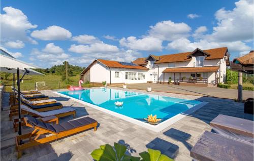 Slunj House | Family-Friendly 6 Bedroom Home with Pool in Slunj