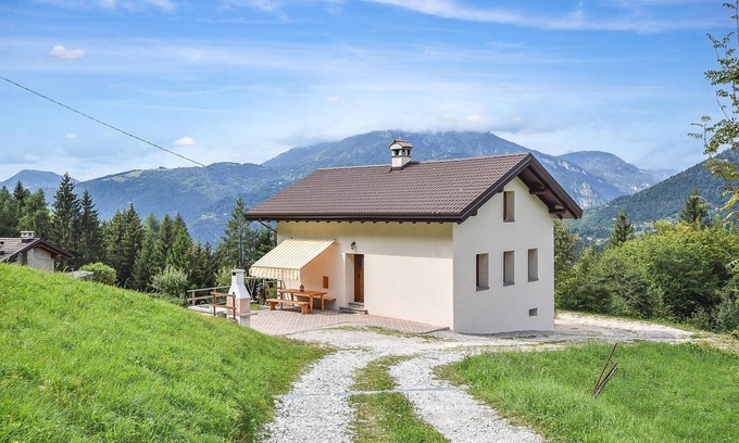 Sovramonte House | Idyllic 3-Bedroom Accommodation in Sovramonte with Spa