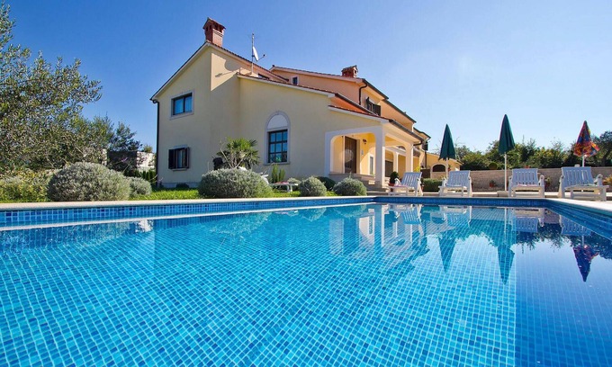 Tinjan House | Beautiful Family Villa Klaudio in Istria with Private Pool