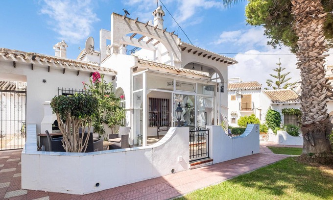 Torrevieja House | Inviting Townhouse Apartments in a Premier Tourist Destination