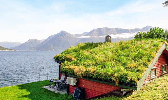 Utne House | Charming Cottage Retreat in Utne, Heart of Hardanger