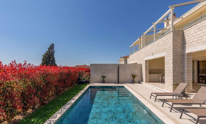 Tar-Vabriga House | Premier 3 Bedroom Retreat in Vabriga with Ocean Views