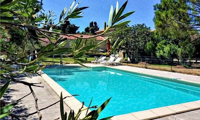 Violes House | Delightful 4-Bedroom Home in Viols with Pool & WiFi