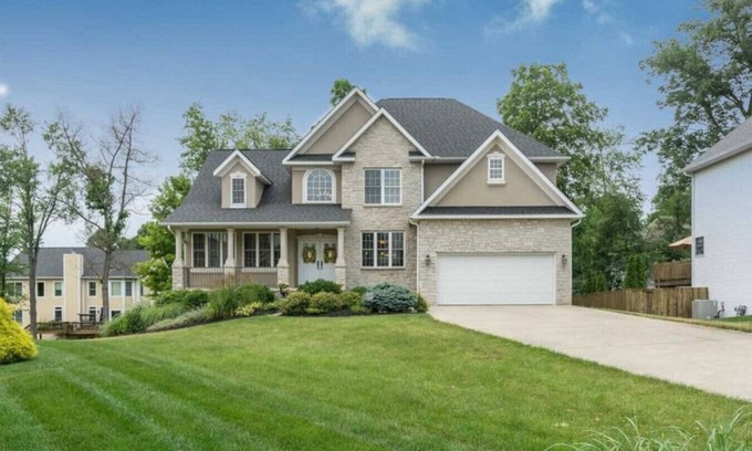 Bloomington House | Perfect Craftsman Home Steps from IU's Campus - 10/10 Rated