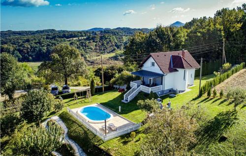 Ivanec House | Cozy Home in Radovan with Pool and Family Amenities