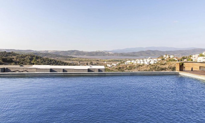 Meselik Apartment | Serene House Surrounded by Nature with Inviting Pool