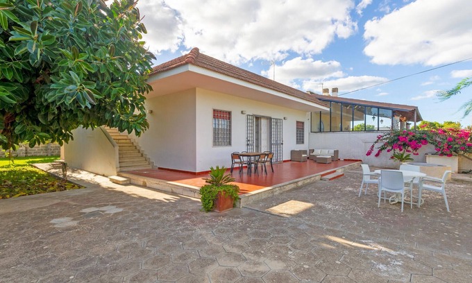 Torre Specchia Ruggeri House | Relaxing Retreat near Le Cesine Nature Reserve and Beach