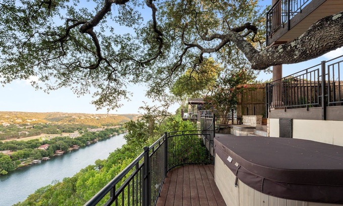 Apache Shores House | Amazing Lakefront home with breathtaking views of Lake Austin and Lake Travis