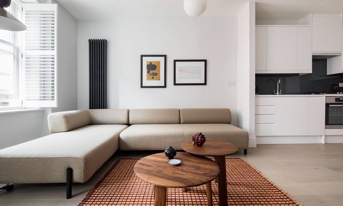 Chinatown Apartment | Cozy Leicester Sq 1BR with Netflix & Nespresso Amenities