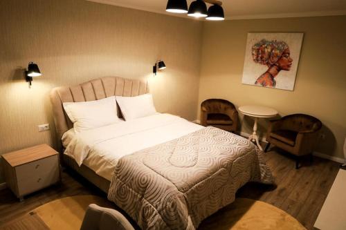 Piatra Neamt Apartment | Cozy Haven Like Home - Child-Friendly Retreat Rated 9.7