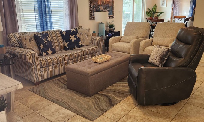 Gulf Shores Condo | Prime Location! 1 Mile to Beach - Guest Rated 9.8 Condo