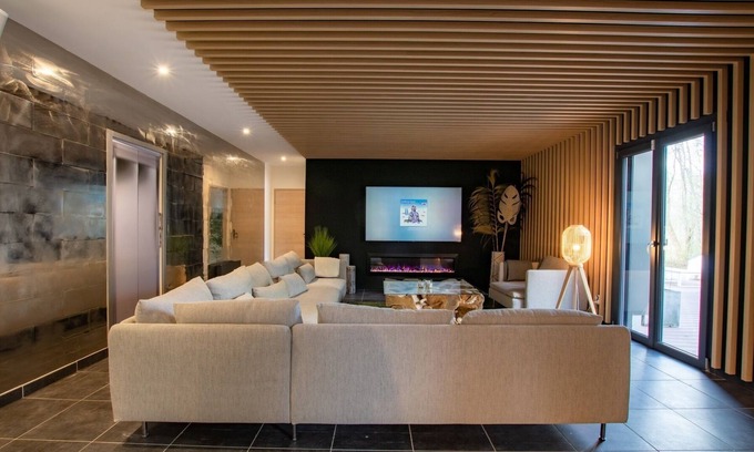 Isles-sur-Suippe Cottage | Exceptional Loft with Private Pool & Family-Friendly Amenities