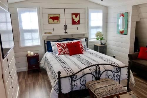 Pilot Hill Apartment | Inviting Loft Retreat on Scenic Horse Ranch with Pool