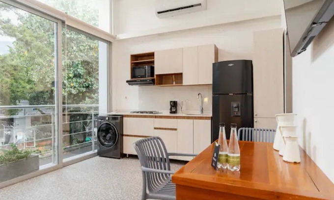 Patio Bonito Apartment | Trendy Loft with Wi-Fi, A/C & Child-Friendly Amenities