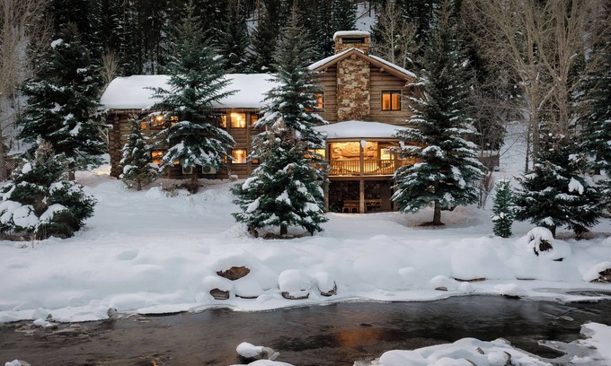 Highland Meadows House | Amazing Log Home on Gore Creek | The Savory Lodge