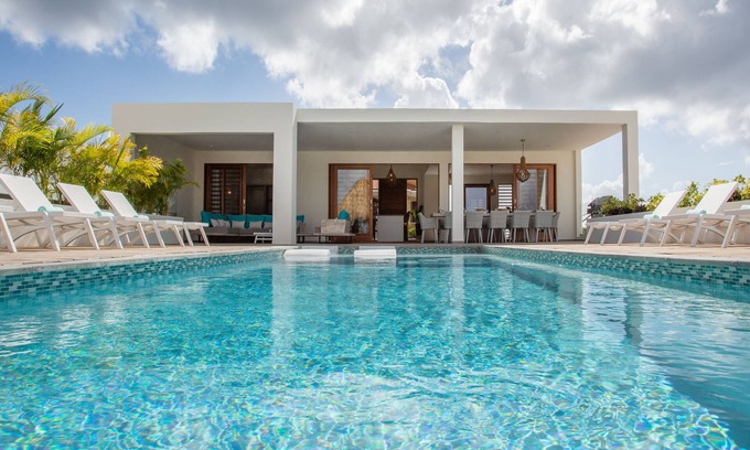 Jan Thiel Villa | Elegant Villa with Ocean View Near Jan Thiel Beach
