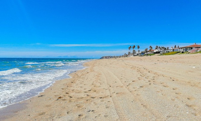 Las Conchas Condo | Oceanfront Condo with Pool & Spa - Rated 8.4/10