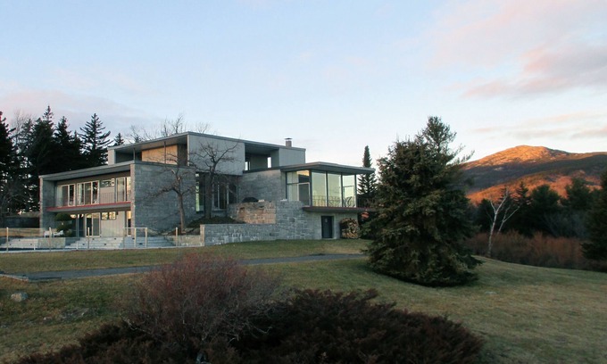 Jaffrey House | Unforgettable Mid-Century Modern Retreat with Private Pool