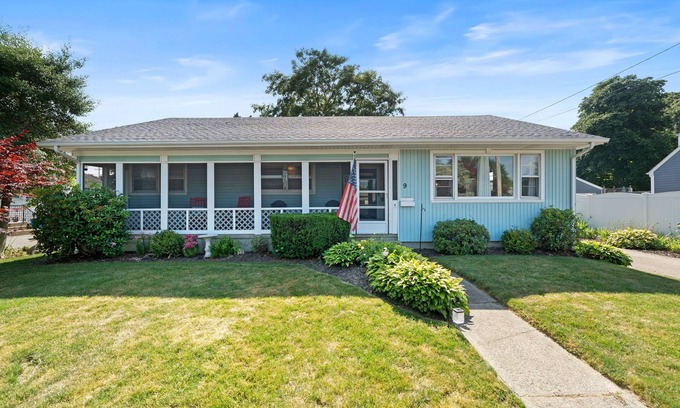 Westerly House | Amazing newly renovated home in Westerly minutes to the beach & all amenities!