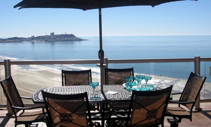 Puerto Penasco Condo | Oceanfront Condo Retreat with Pool & Bunkroom for 7 Guests