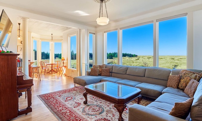 Long Beach House | Breathtaking Ocean View with Hot Tub & Pet-Friendly Amenities