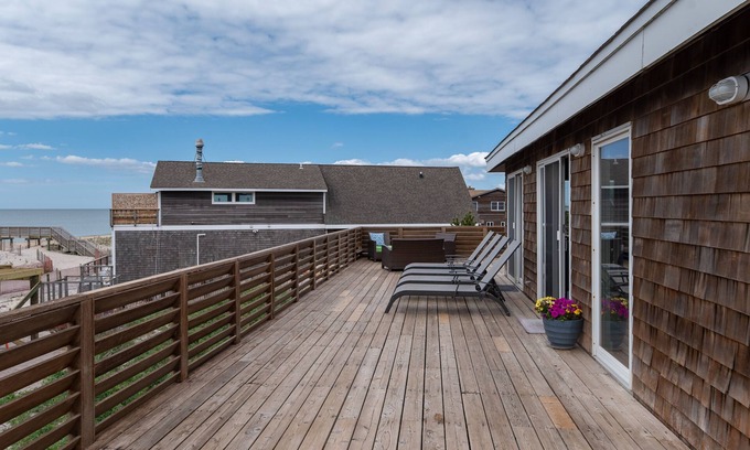 Ocean Beach House | Ocean View Haven: Pet Friendly & Pool Access Awaits You!